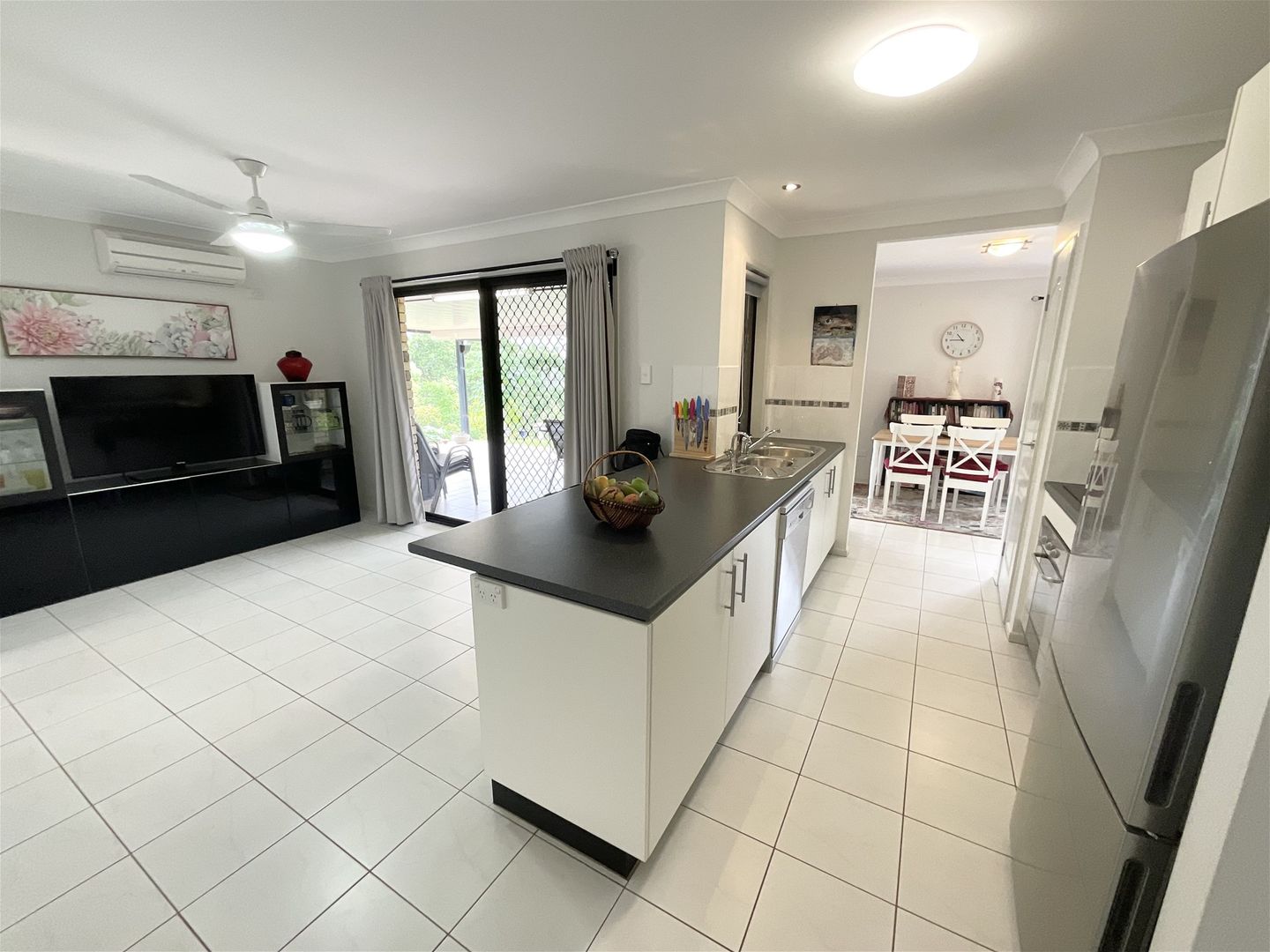 10 Rosalie Drive, Yarraman QLD 4614, Image 2