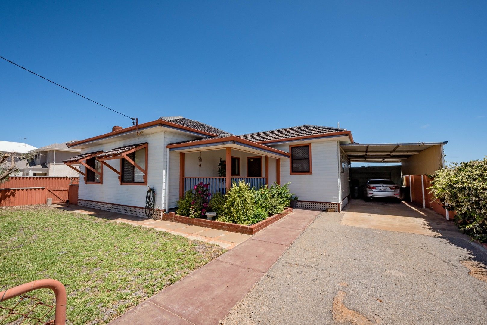 4 bedrooms House in 2 QUARRY STREET GERALDTON WA, 6530