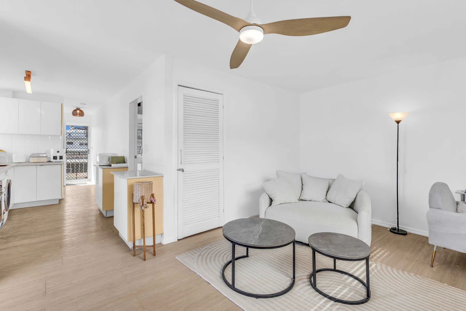 2/2589 Gold Coast Highway, Mermaid Beach QLD 4218