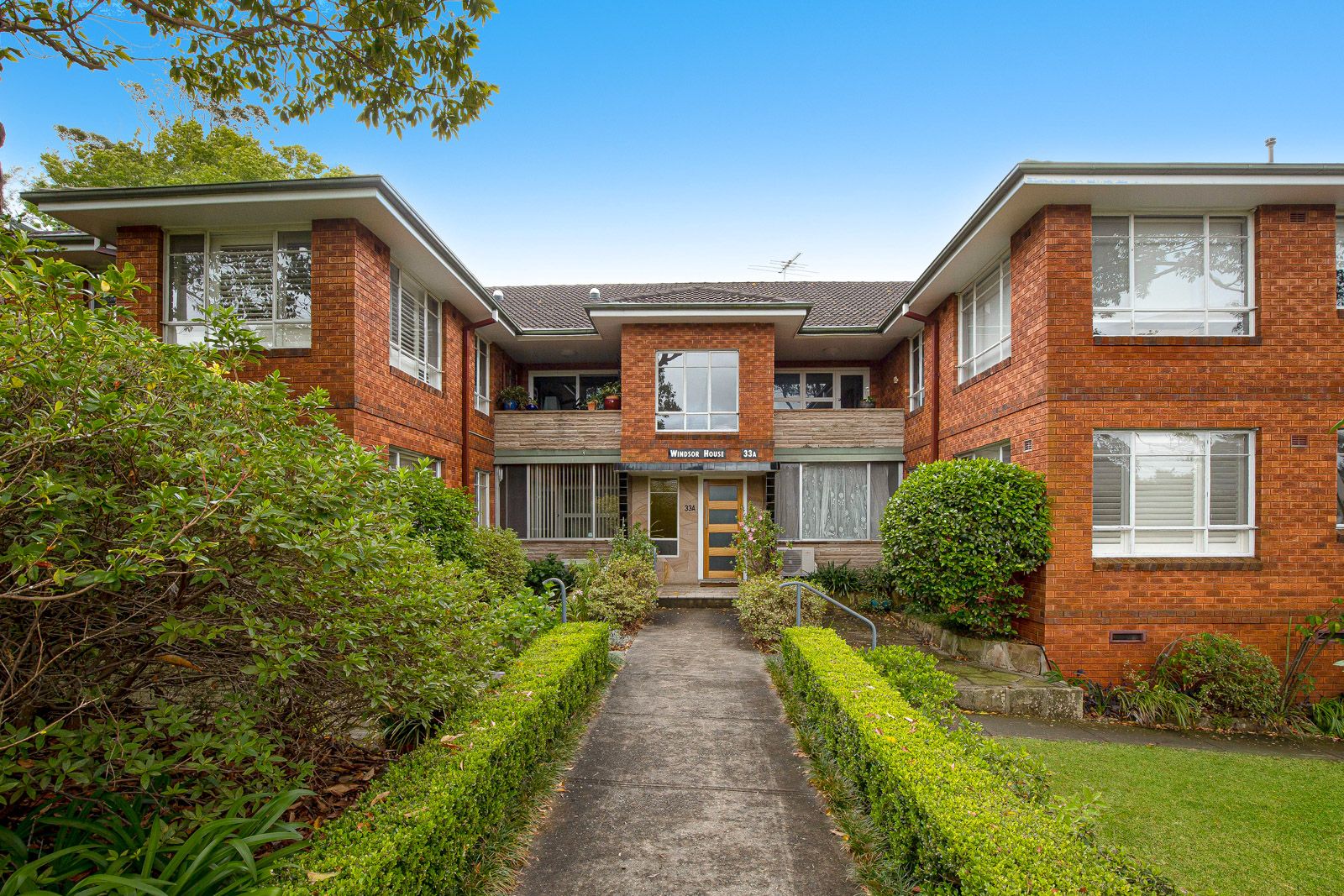 2 bedrooms Apartment / Unit / Flat in 2/33a Lorne Avenue KILLARA NSW, 2071