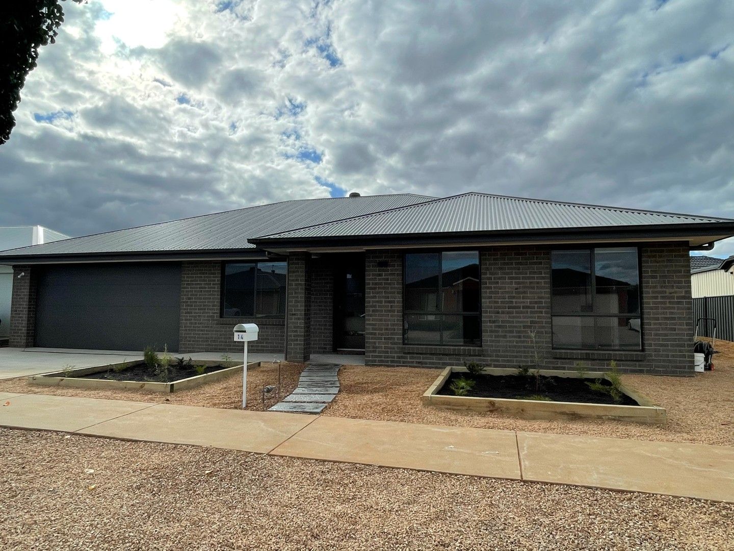 4 bedrooms House in 14 Rivertown Grove COBRAM VIC, 3644