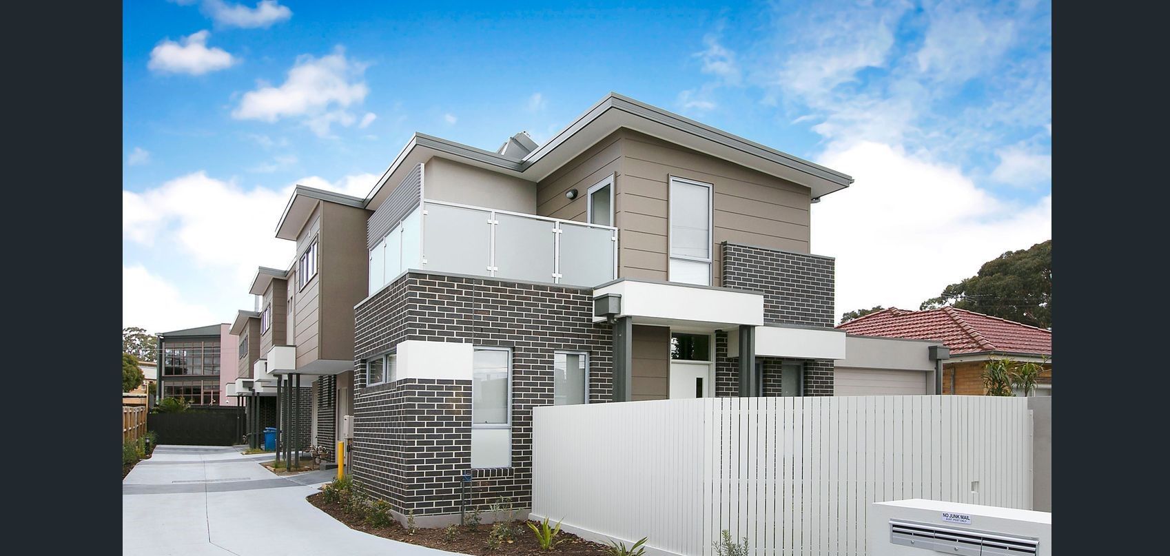 2 bedrooms Apartment / Unit / Flat in 2/31 Graham Road HIGHETT VIC, 3190