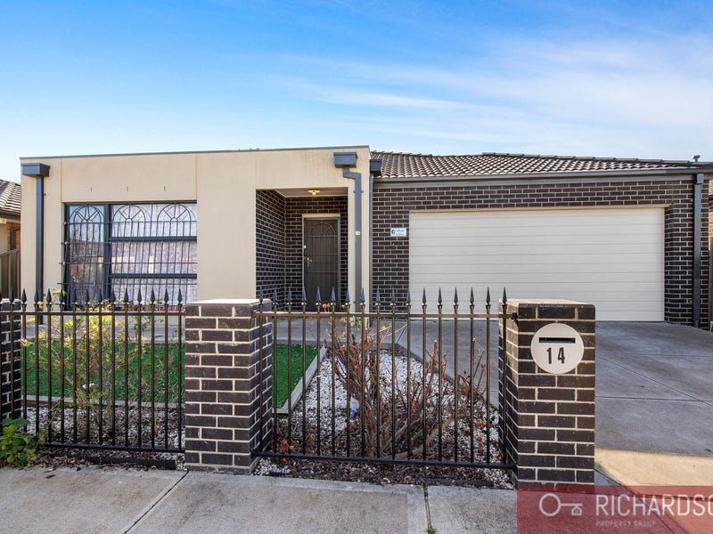 4 bedrooms House in 14 Radiance St TARNEIT VIC, 3029