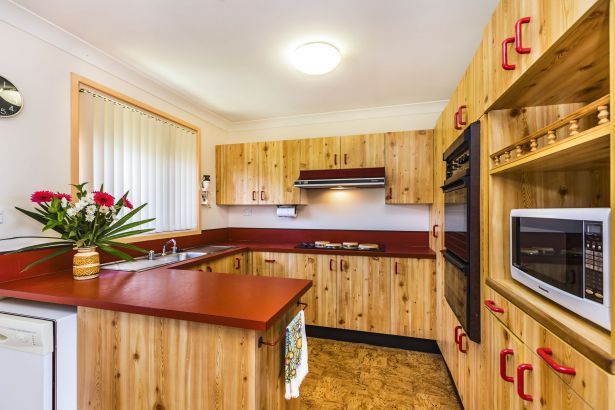 13 Park Avenue, CAVES BEACH NSW 2281, Image 2