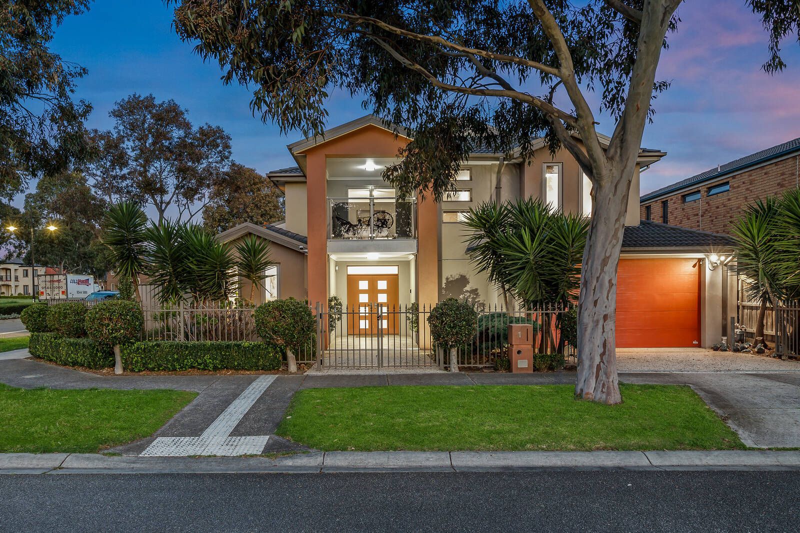 5 bedrooms House in 1 Cafardi Boulevard KEYSBOROUGH VIC, 3173