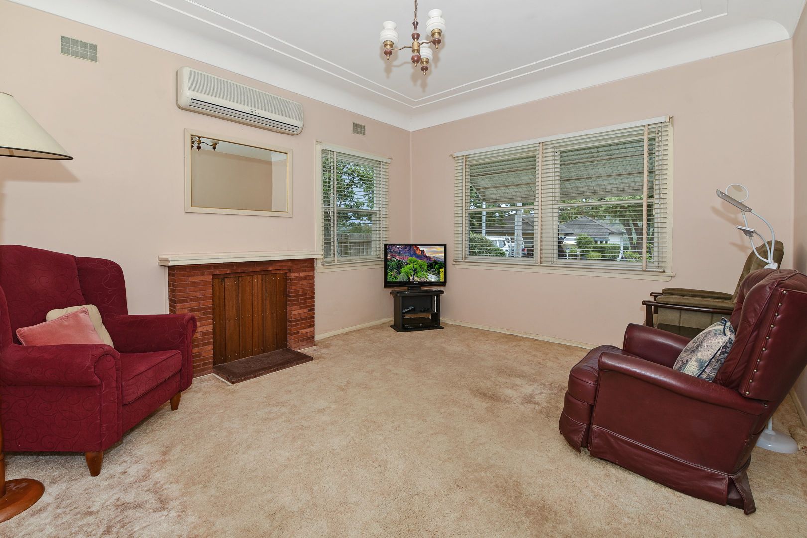 17 Eulalia Avenue, Point Frederick NSW 2250, Image 1