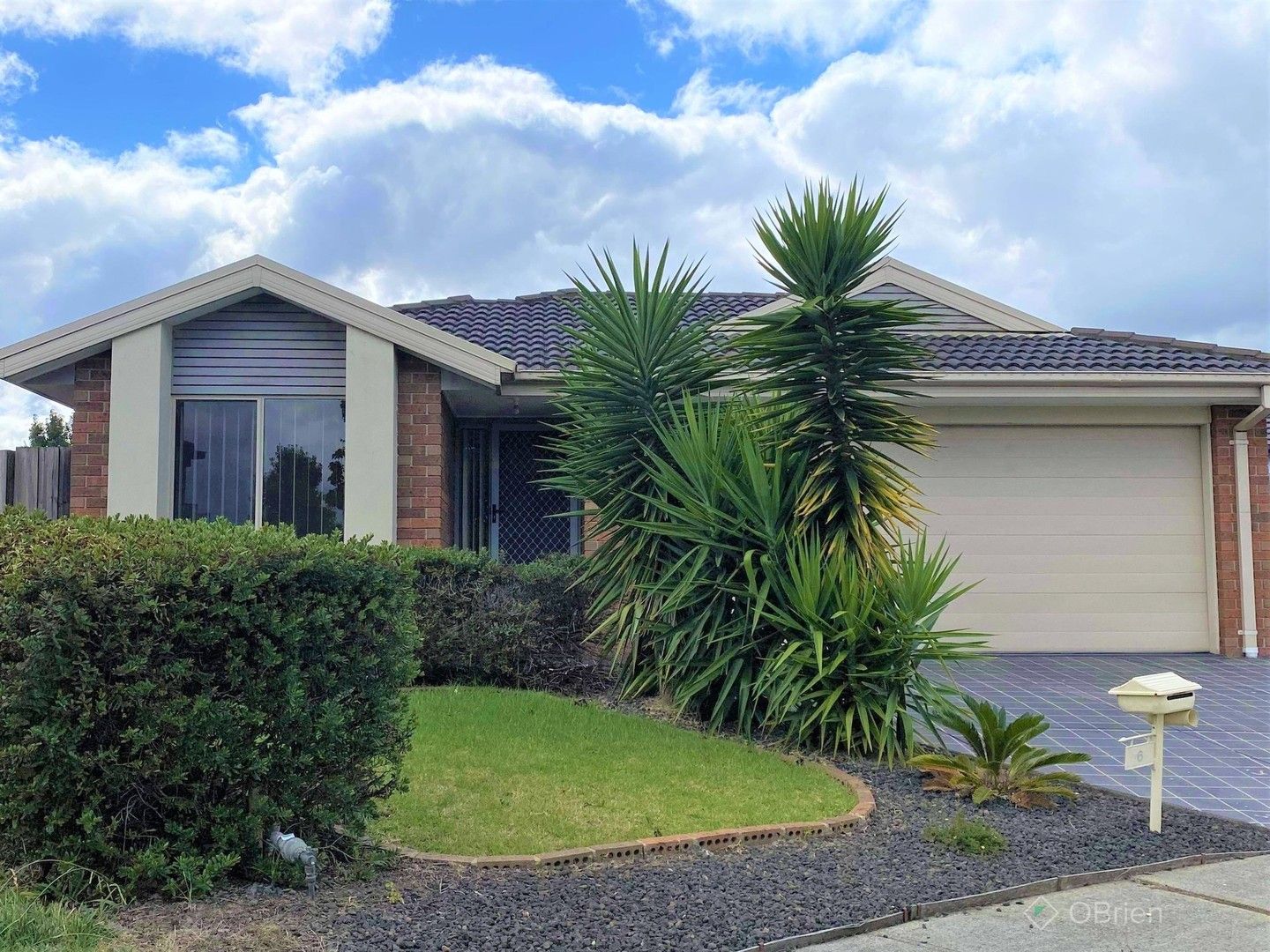 3 bedrooms House in 6 Chin Court BERWICK VIC, 3806