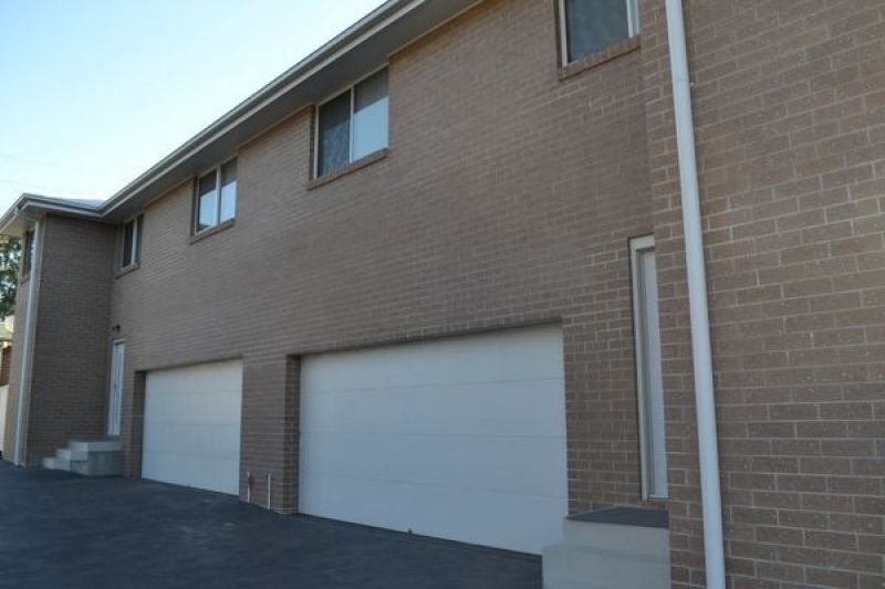 3 bedrooms Townhouse in 2/349 Princes Highway ALBION PARK RAIL NSW, 2527