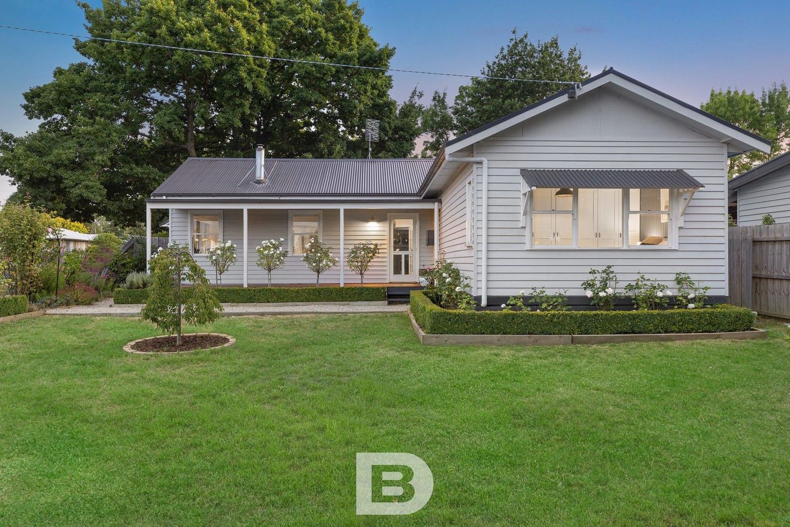 3 bedrooms House in 1909 Mount Macedon Road WOODEND VIC, 3442