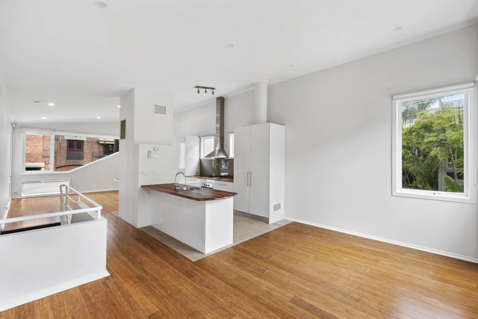 14/15 Beach Street, Port Melbourne VIC 3207