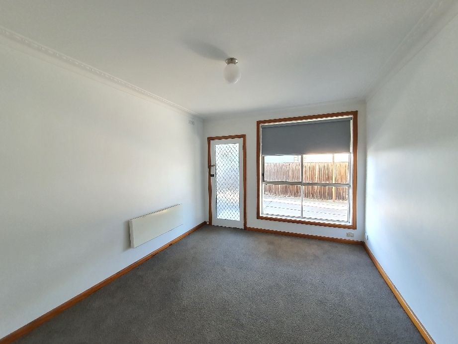 Unit 2/10 Chestnut Ave, Morwell VIC 3840, Image 2