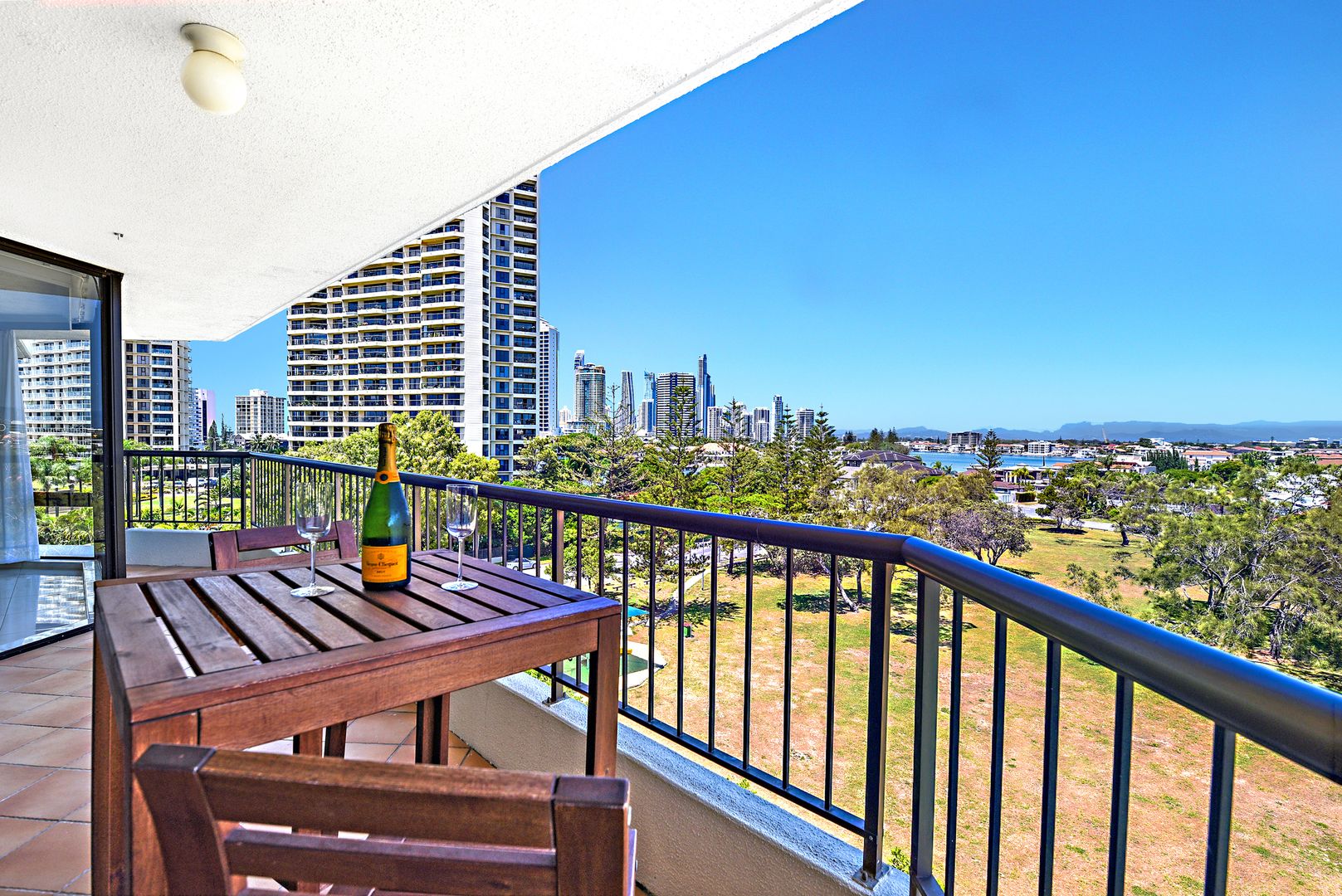 29/5 Admiralty Drive, Paradise Waters QLD 4217, Image 2