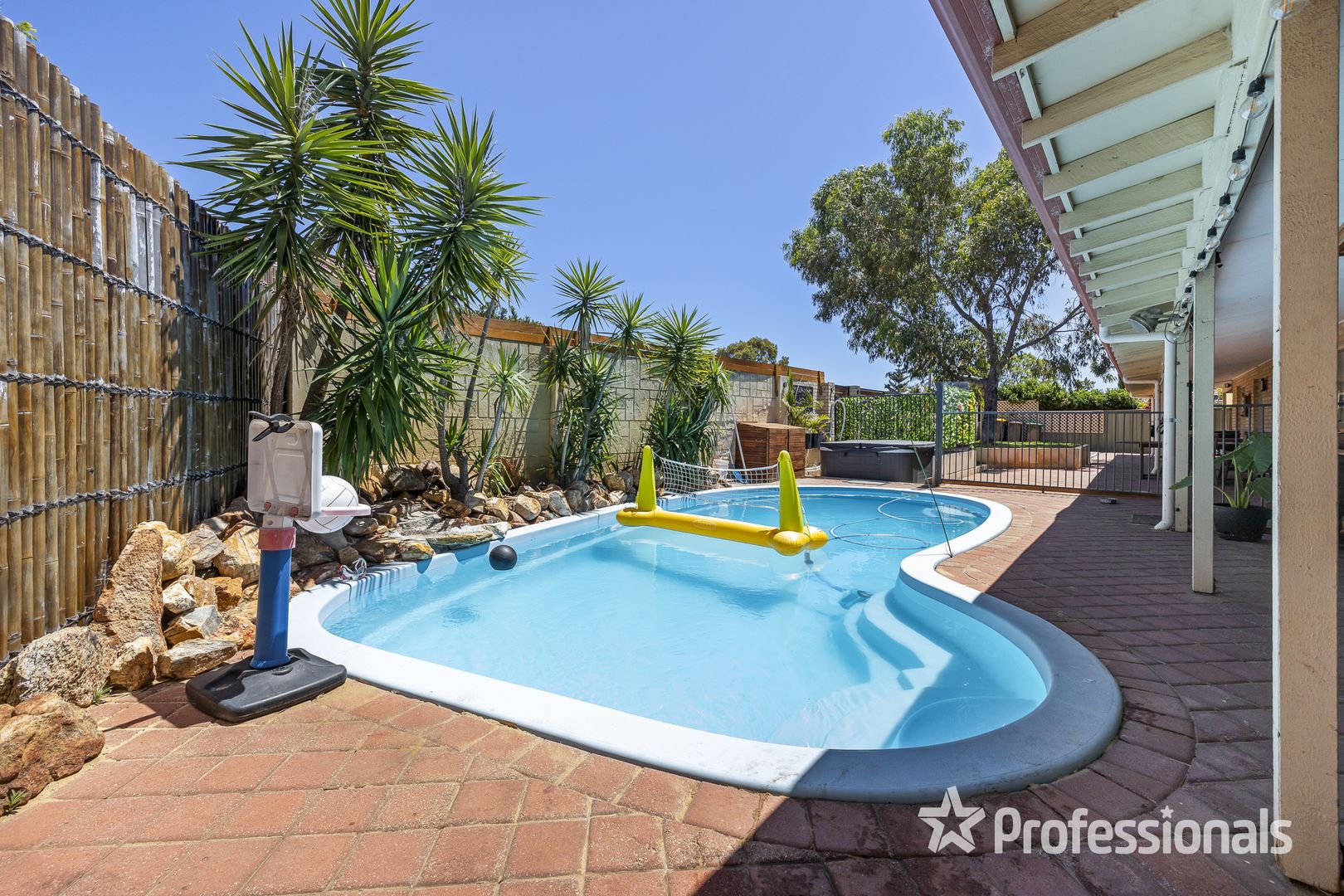 5 Peaceful Close, Marangaroo WA 6064, Image 2