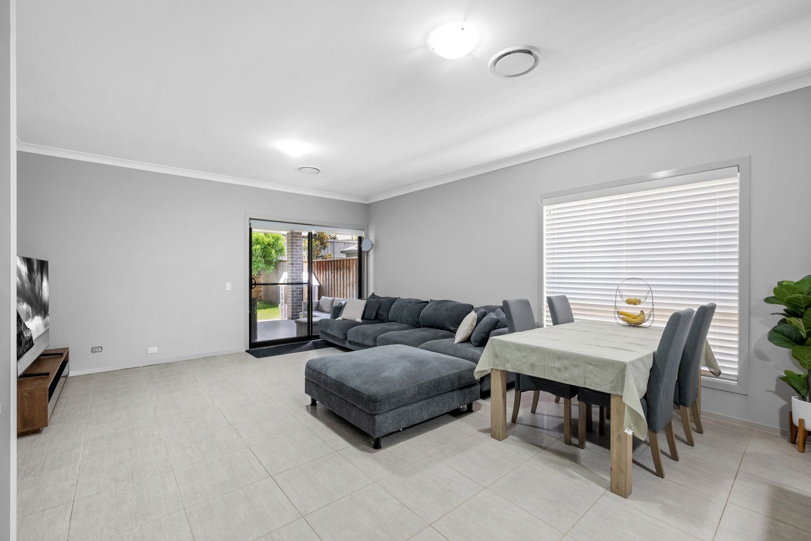 10 Bethany Cove, Gledswood Hills NSW 2557, Image 2