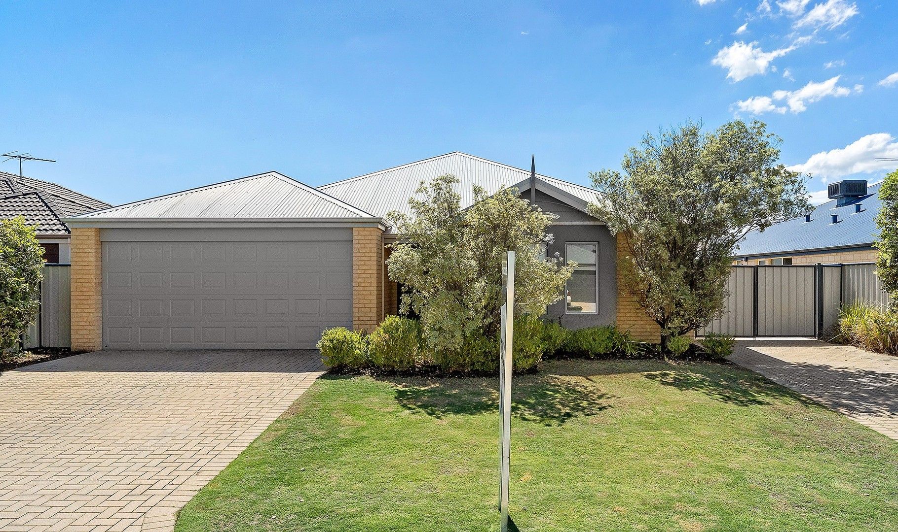 4 bedrooms House in 15 Bamburgh Turn MEADOW SPRINGS WA, 6210