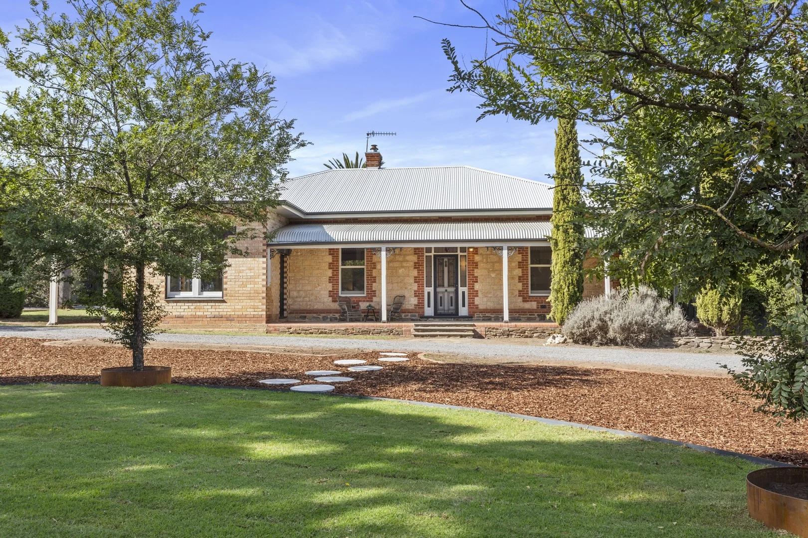 Primary image of 35-37 Adelaide Road, Strathalbyn SA 5255