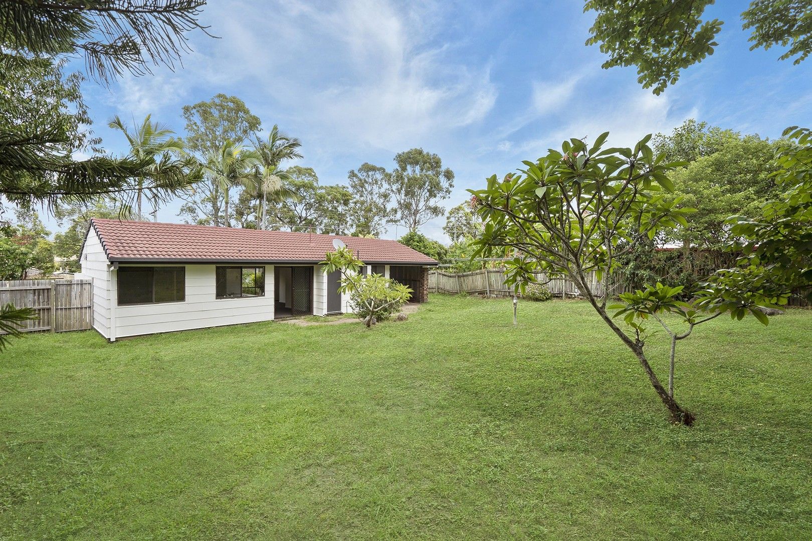 3 bedrooms House in 8 Sunscape Drive EAGLEBY QLD, 4207