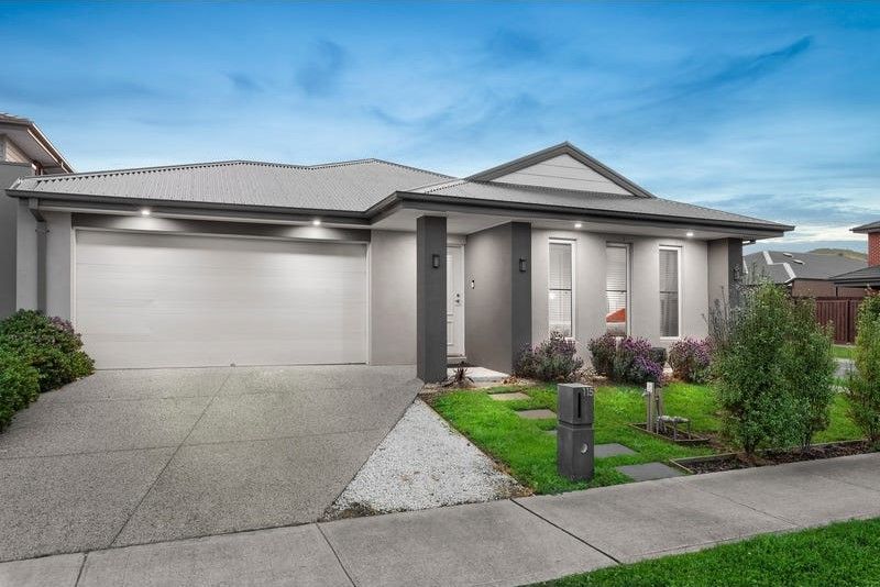 115 Thoroughbred Drive, Clyde North VIC 3978, Image 0