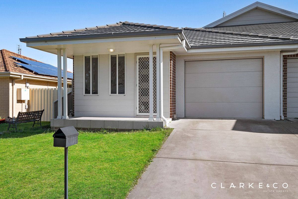 3 bedrooms House in 2/7 Conder Crescent METFORD NSW, 2323