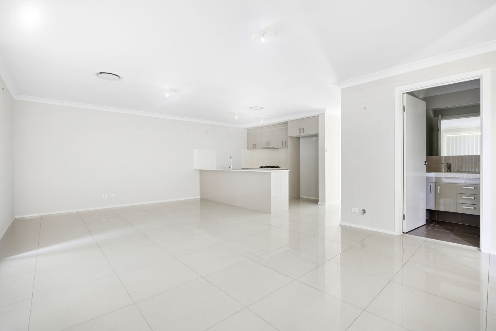 1 Wales Avenue, Jordan Springs NSW 2747, Image 2