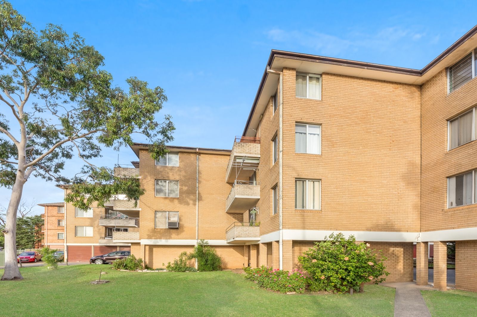 2 bedrooms Apartment / Unit / Flat in 36/120 Cabramatta Rd CABRAMATTA NSW, 2166