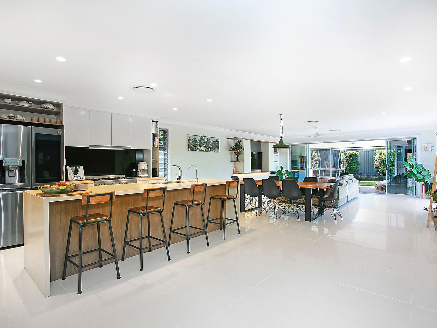 6 Linum Street, Palm Beach QLD 4221 House For Rent 2,000 Domain