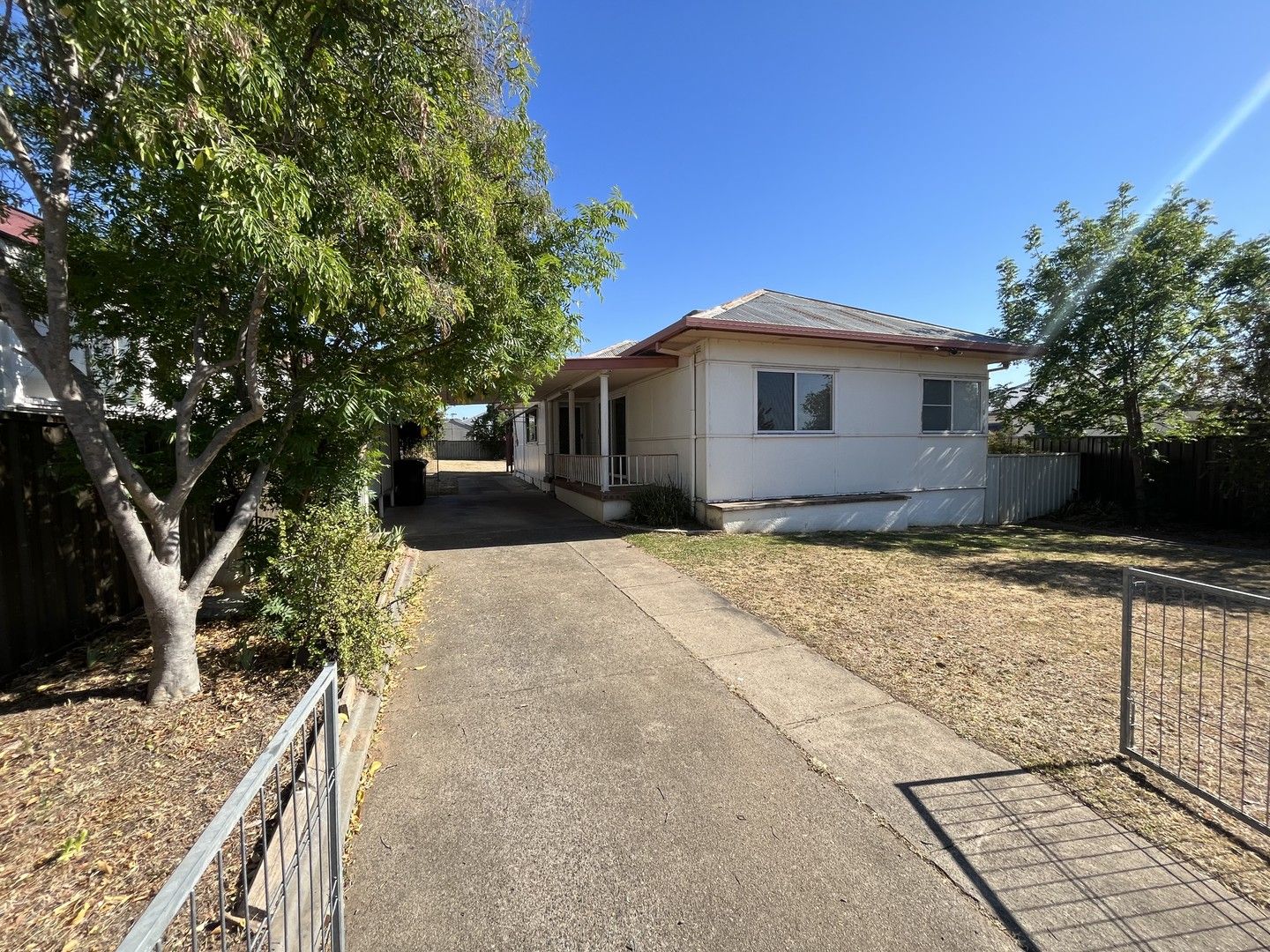 19 Park Street, Tamworth NSW 2340 House For Rent 380 Domain