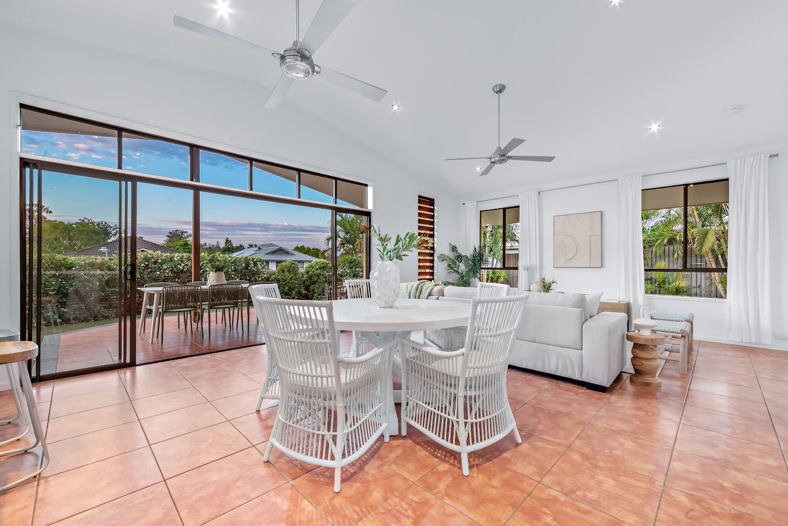 19 Grevillea Street, Sinnamon Park QLD 4073, Image 2