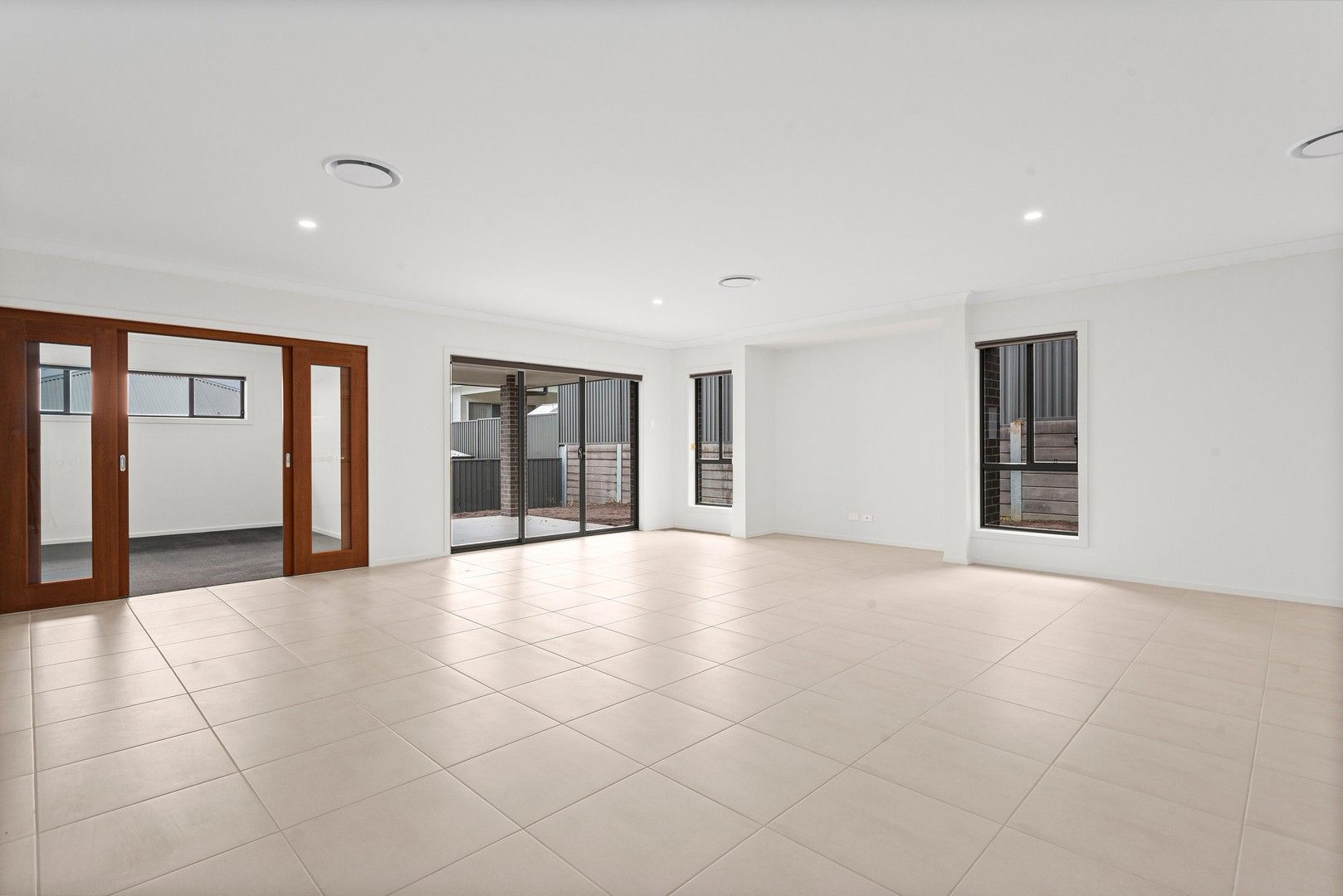 10 Scotch Road, Calderwood NSW 2527 House For Rent 720 Domain