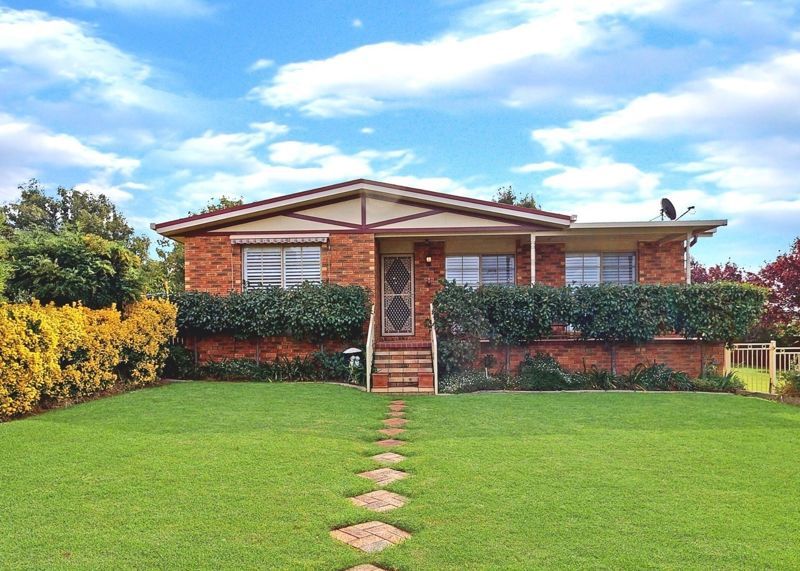 4 bedrooms House in 102 Park Lane JUNEE NSW, 2663