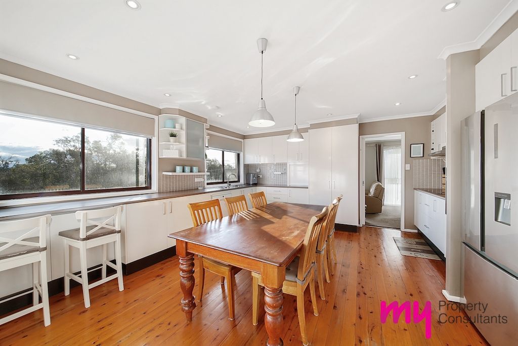 3 Cunningham Place, Camden South NSW 2570