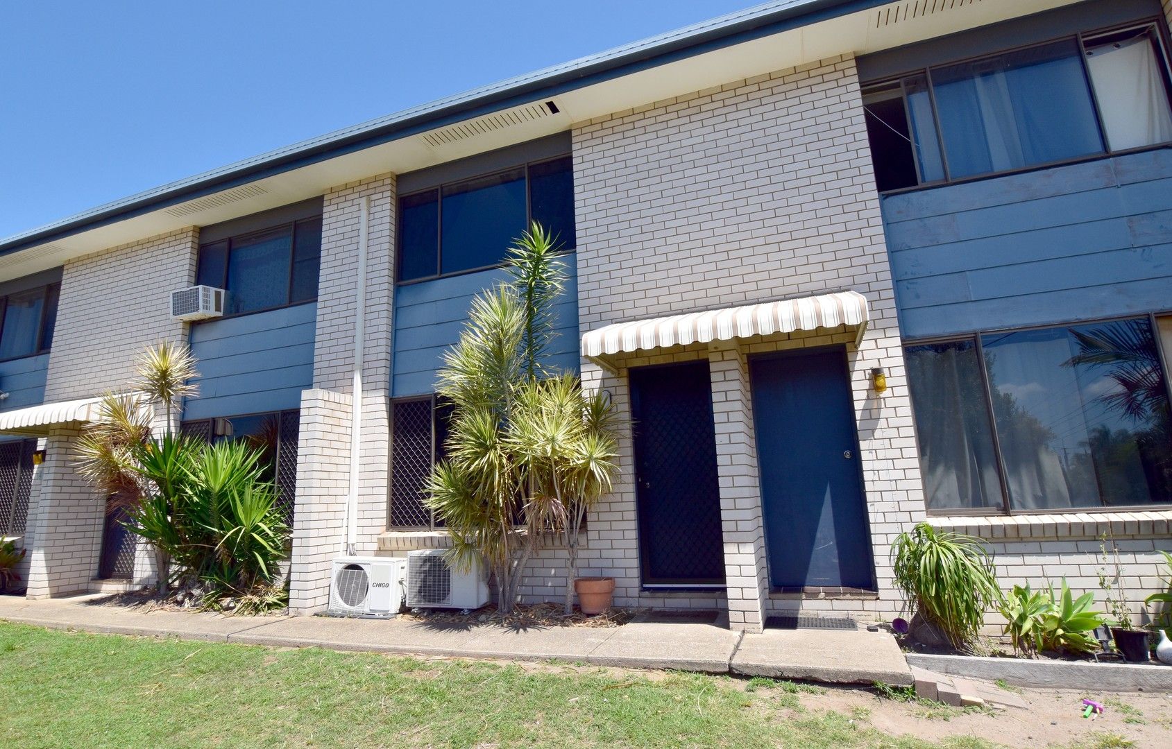 2/17 Roberts Street, South Gladstone QLD 4680, Image 0