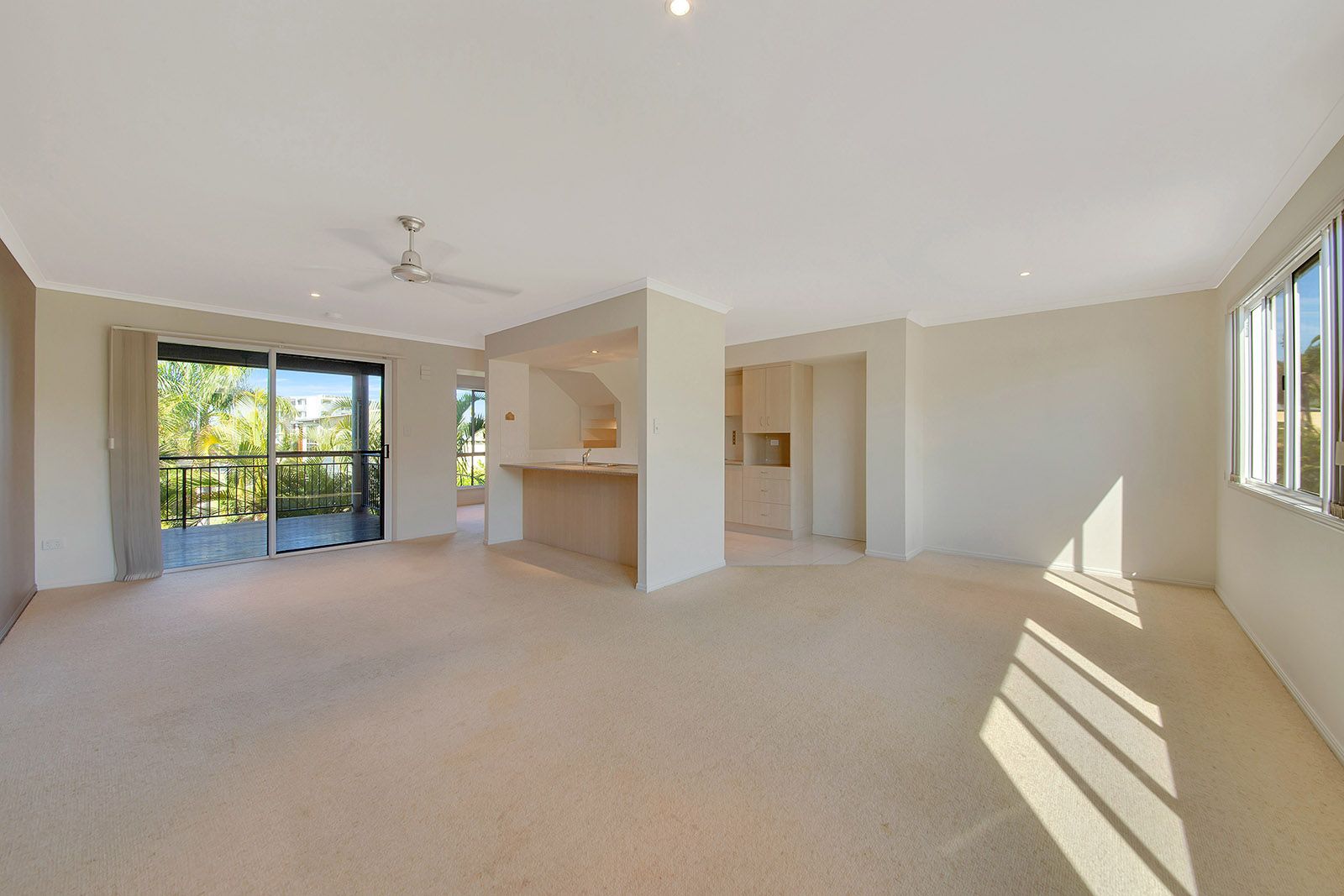 4/18 Pacific Avenue, Tannum Sands QLD 4680, Image 2