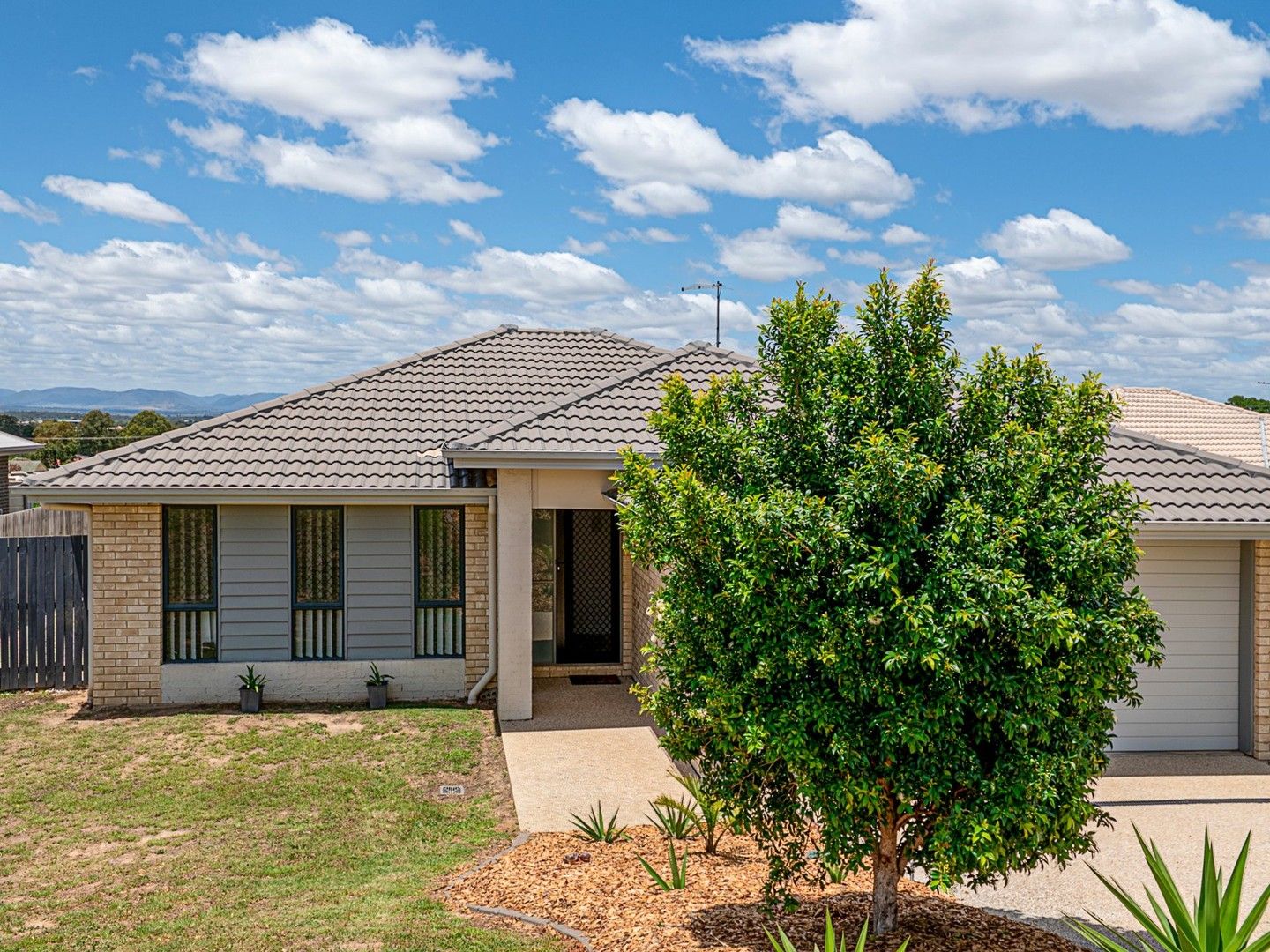 14 Capital Drive, Rosenthal Heights QLD 4370