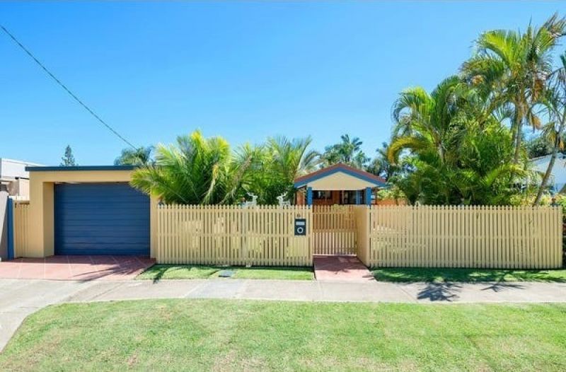 22 Reynolds Avenue, Labrador QLD 4215, Image 2