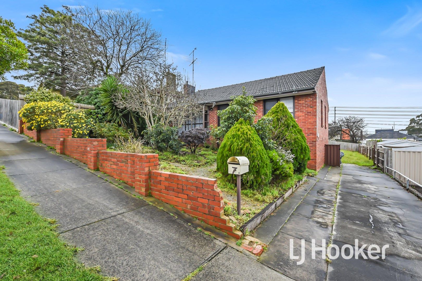 3 bedrooms House in 7 Magnolia Grove DOVETON VIC, 3177