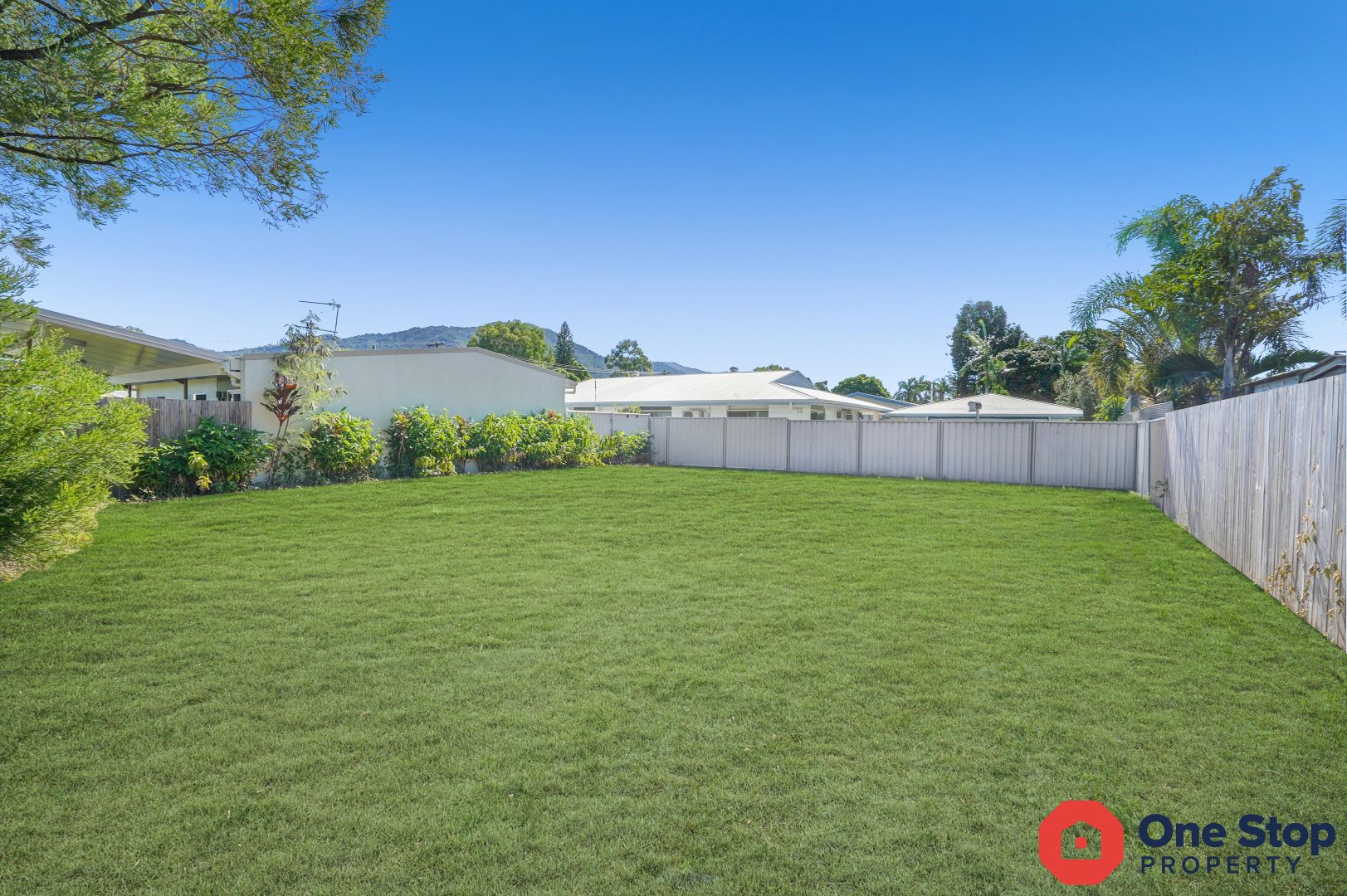 17 Elmire Close, Westcourt QLD 4870, Image 1