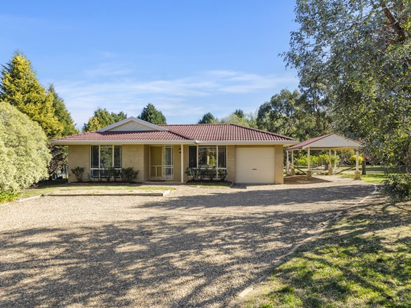 10 St Martins Grove, Bowral NSW 2576