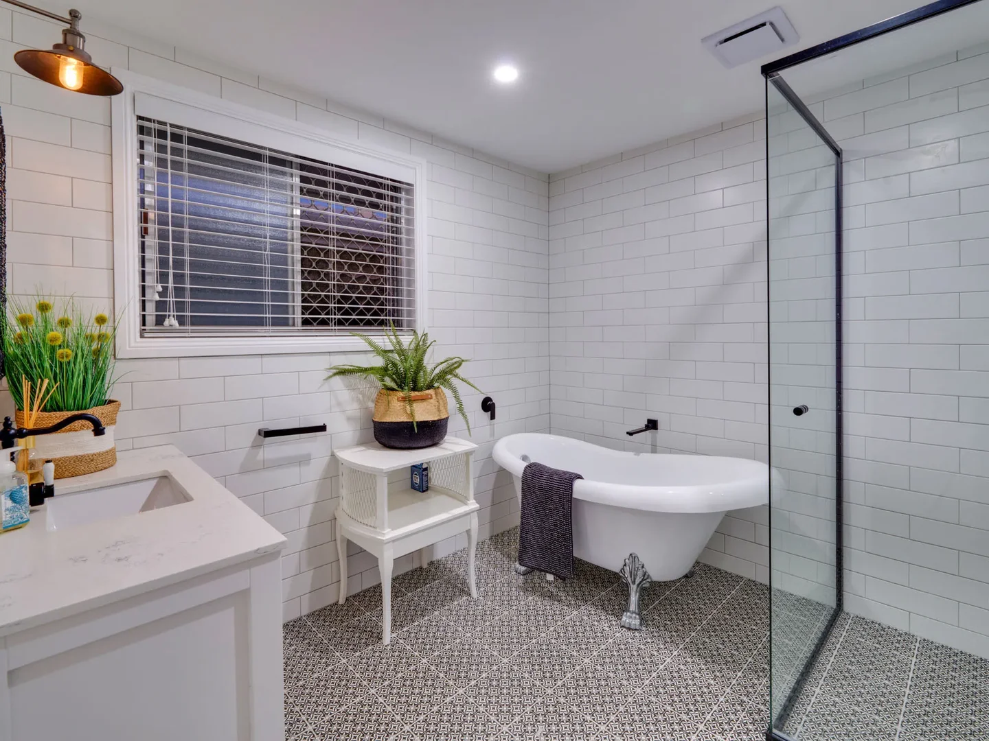 Additional image 13 of 17 Salerno Street, Isle Of Capri QLD 4217