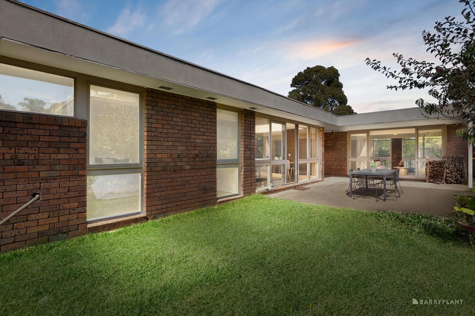 8 Gaudion Road, Doncaster East VIC 3109, Image 2