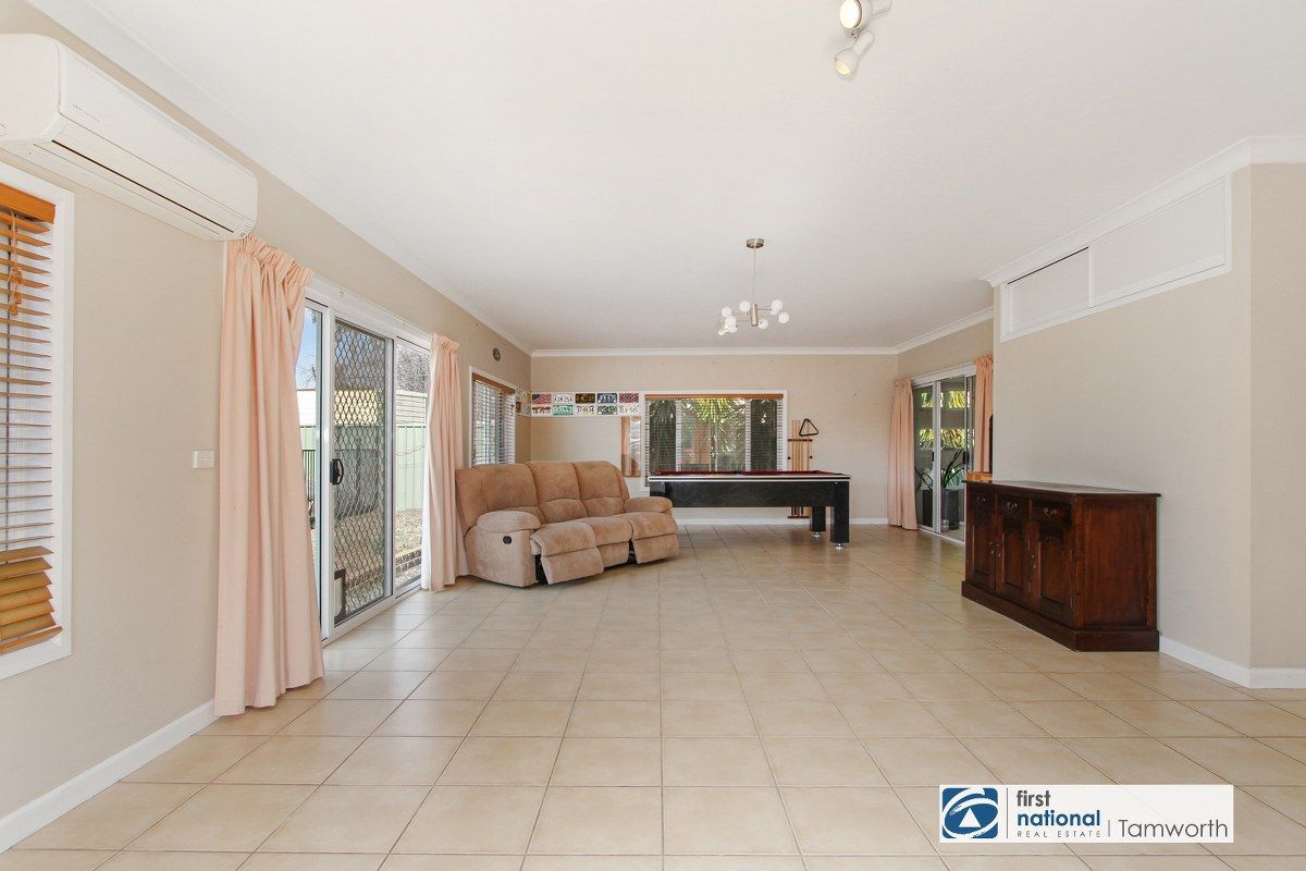 30 Baird Crescent, Tamworth NSW 2340, Image 2