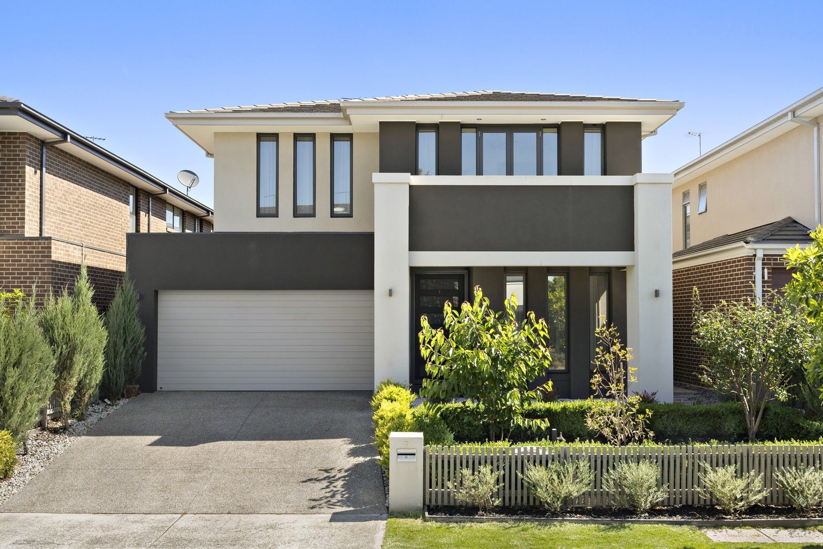 6 bedrooms House in 7 Retreat Drive ASCOT VALE VIC, 3032