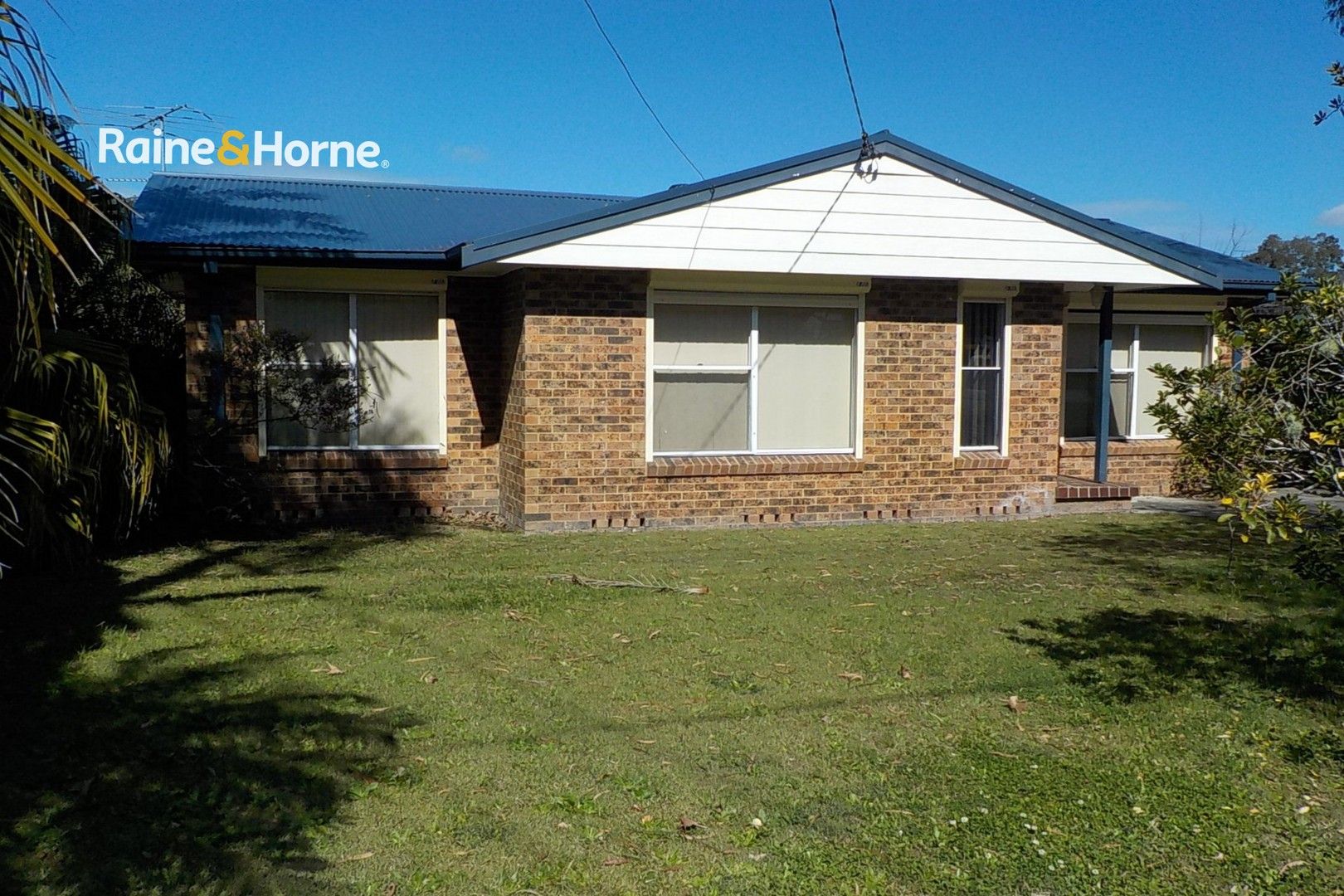4 bedrooms House in 8 Rain Forest Street WYOMING NSW, 2250