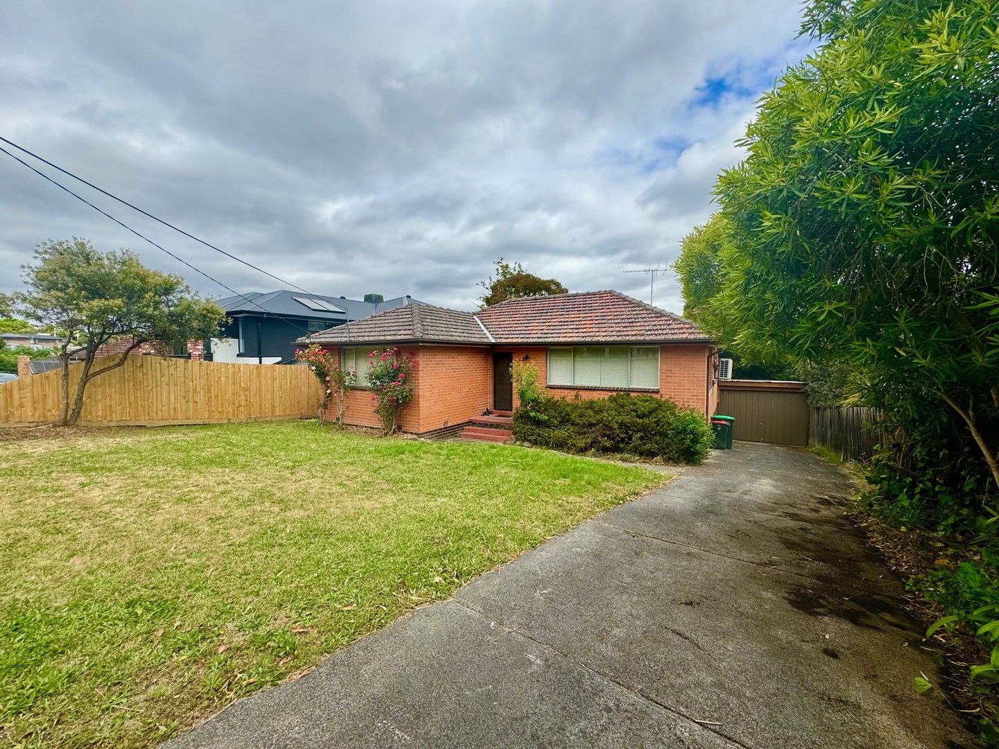 3 bedrooms House in 43 Brindy Cres DONCASTER EAST VIC, 3109