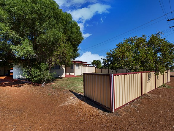 11 Melbourne Street, Waggrakine WA 6530