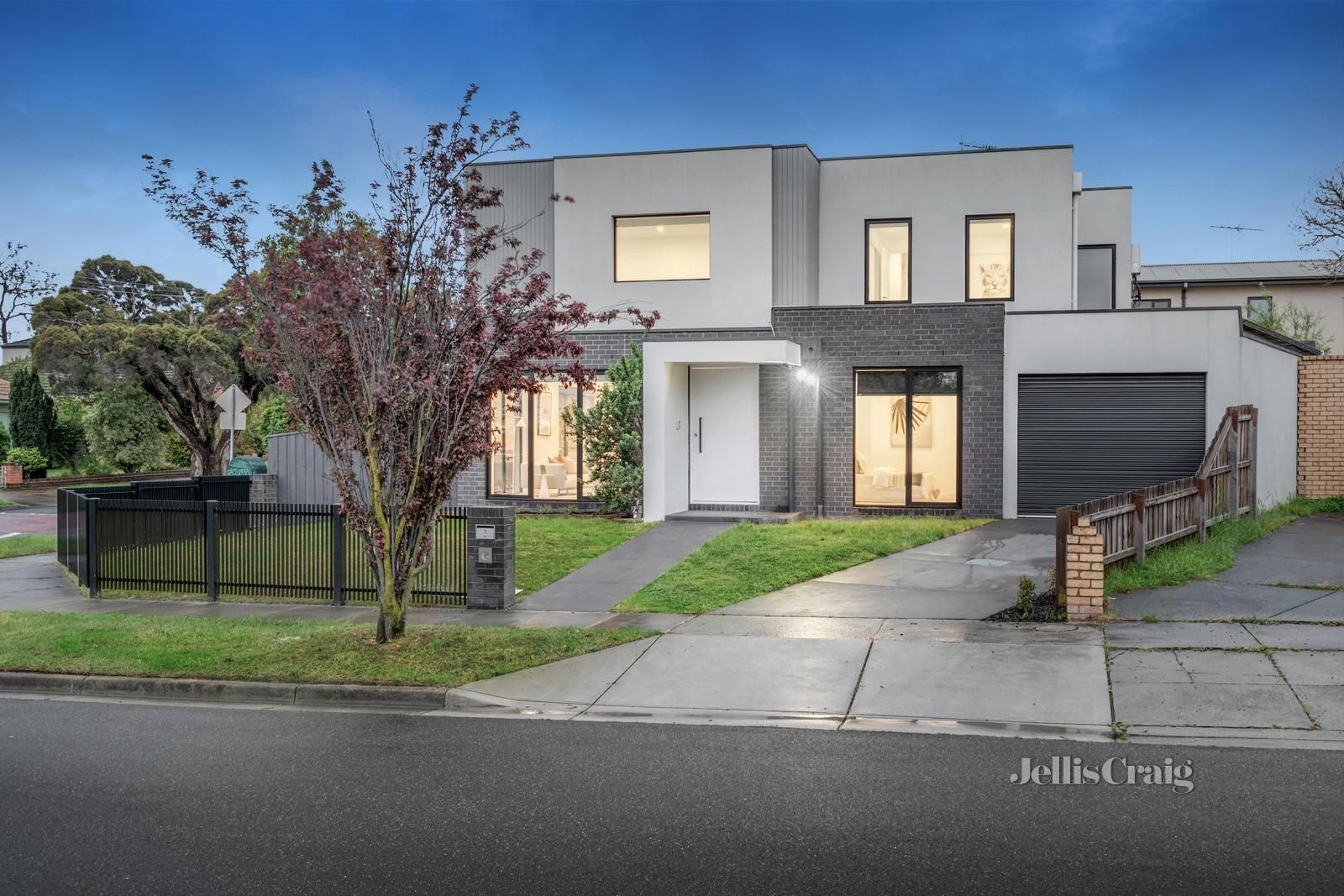 4 bedrooms Townhouse in 1 Wolai Avenue BENTLEIGH EAST VIC, 3165