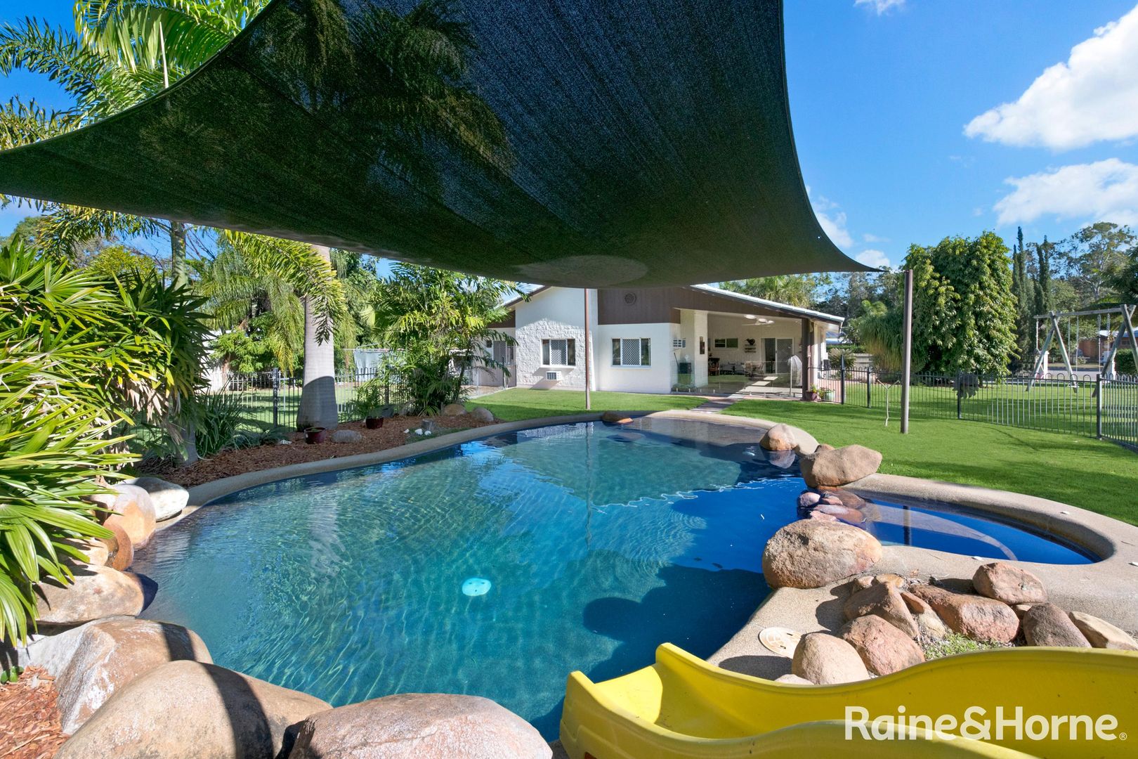 17 Kurrajong Court, Bushland Beach QLD 4818, Image 2