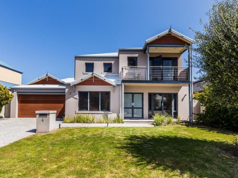 4 Hogg Avenue, Salter Point WA 6152, Image 0