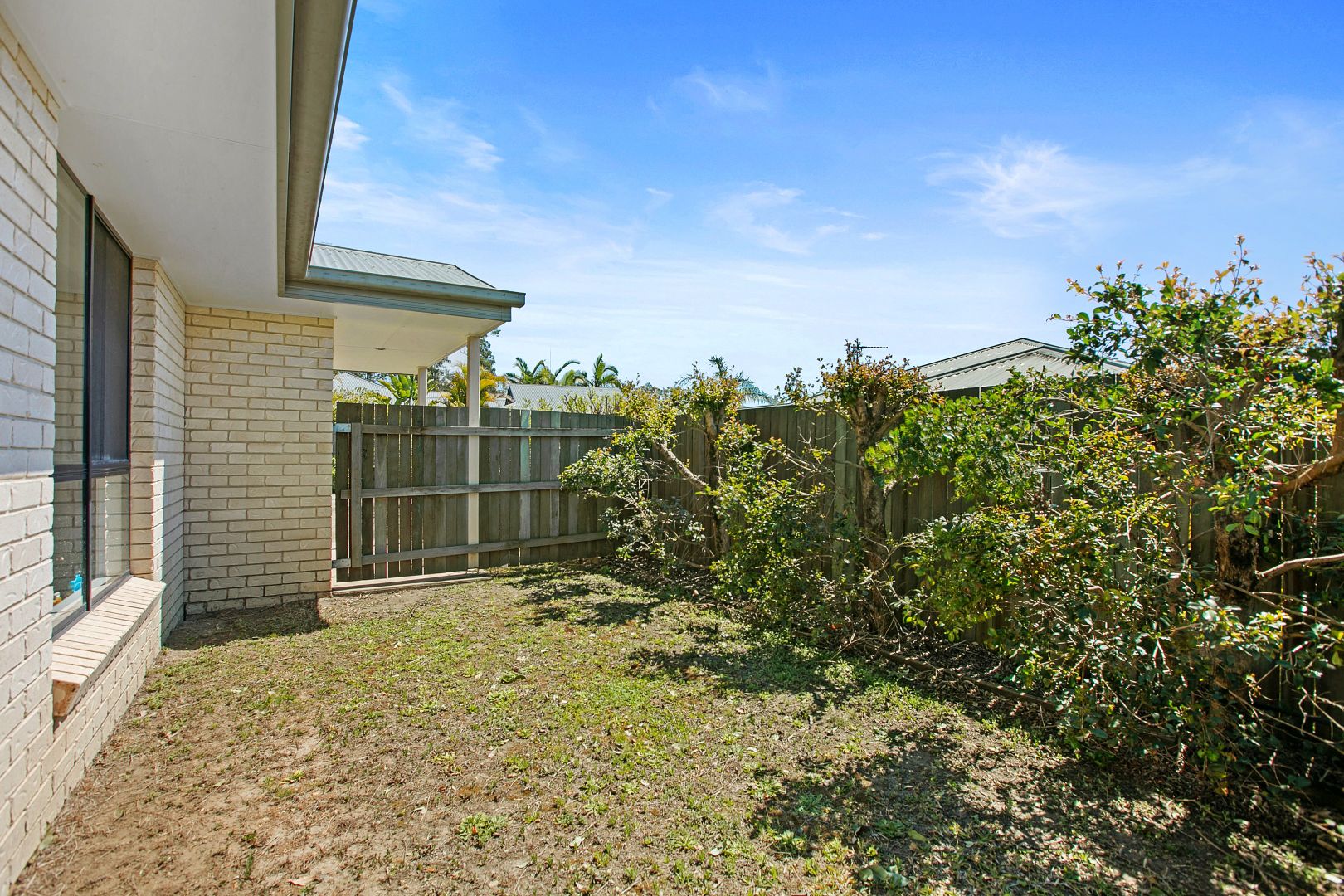 2/1 Suncrest Court, Southside QLD 4570, Image 2