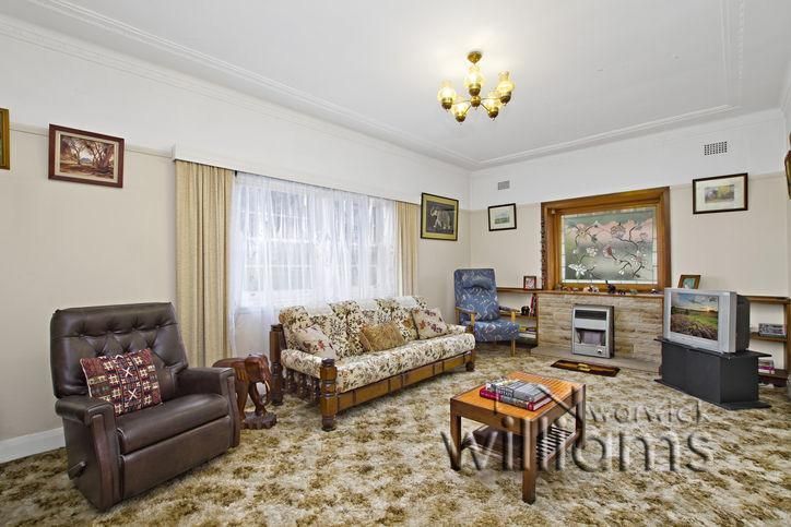 4 Napier Street, Mays Hill NSW 2145, Image 1